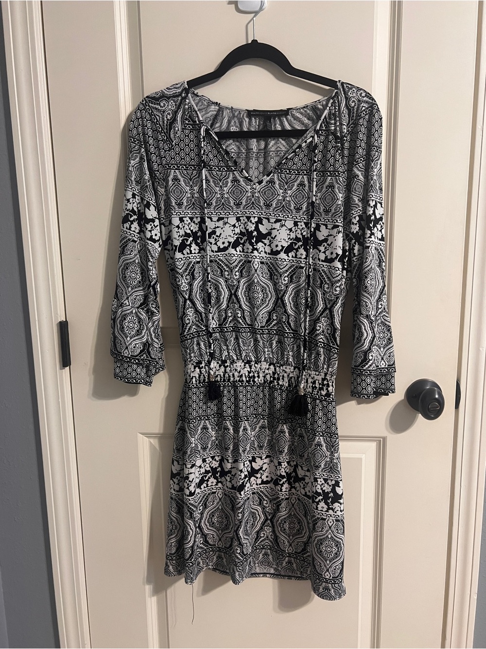 White House Black Market Black & White Printed Long Sleeve Dress